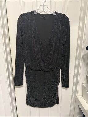 White House Black Market sparkly dress size 6. It’s fancy, sexy, shimmery!